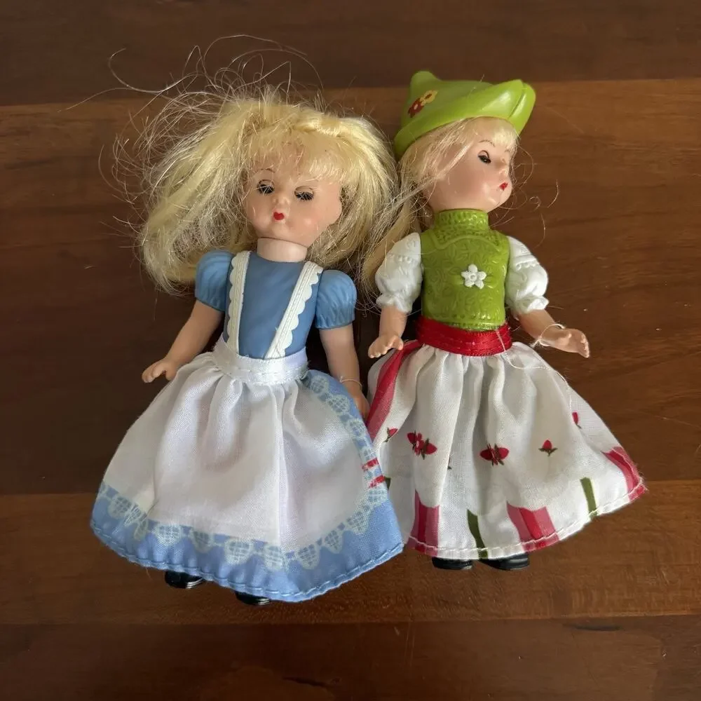 2010 McDonalds Madame Alexander Doll Disney ALICE IN WONDERLAND Alice & Gretel